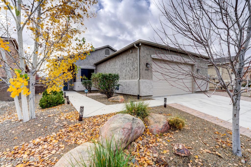 Photo of 6127 E Livingston Loop, Prescott Valley, AZ 86314 (MLS # 1078108)