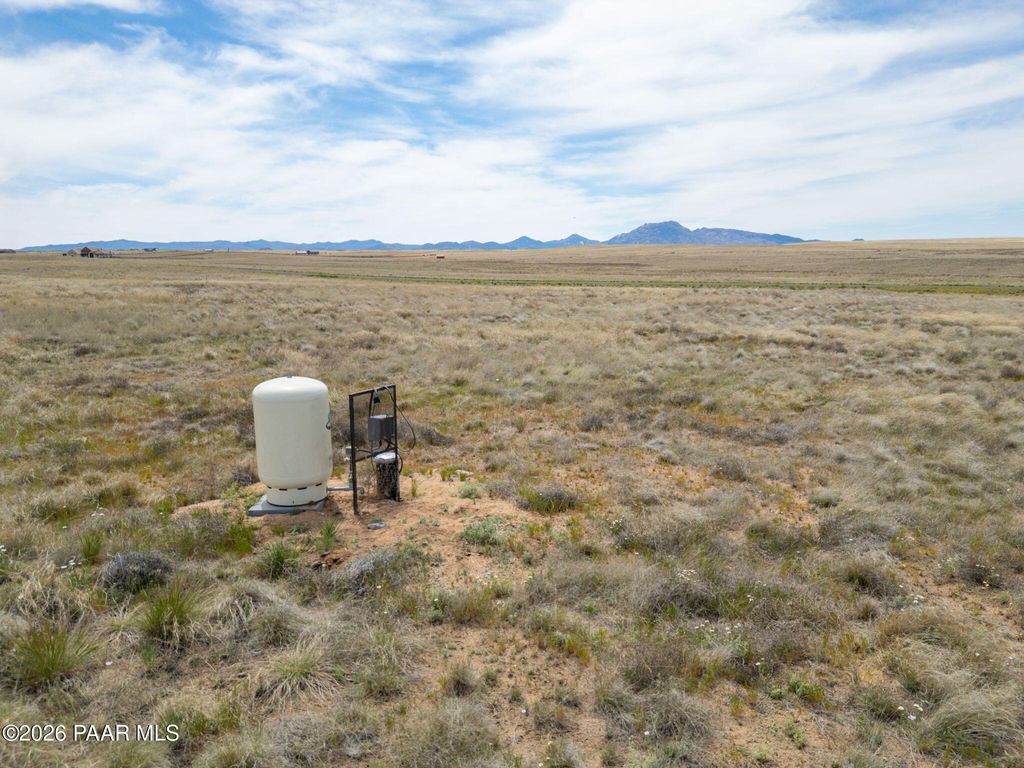 Photo of 0 N Mcworter Place, Prescott Valley, AZ 86315 (MLS # 1081509)