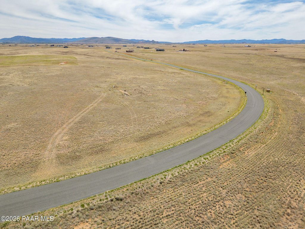 Photo of 0 N Mcworter Place, Prescott Valley, AZ 86315 (MLS # 1081509)