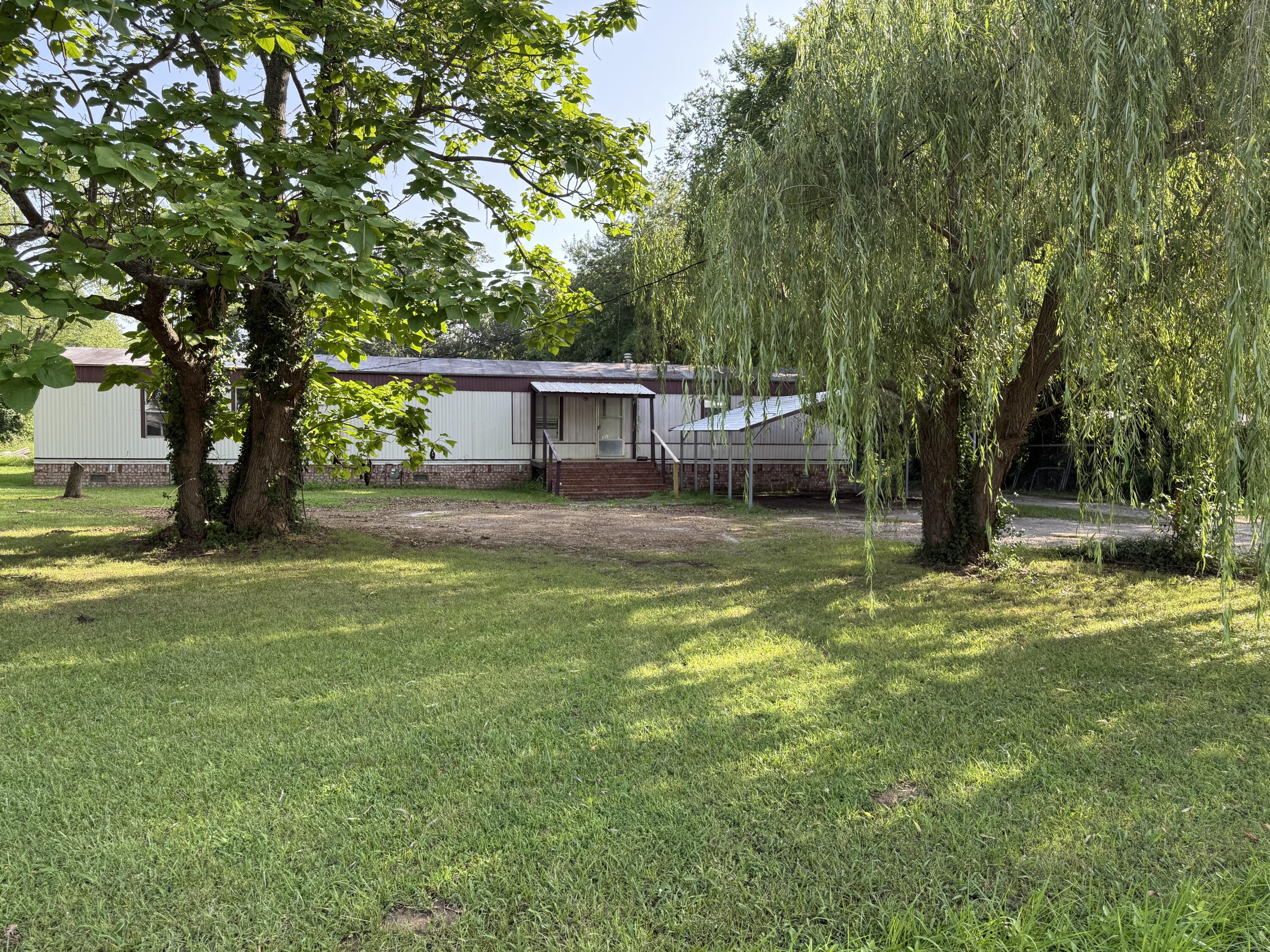 827 E Tahlequah Avenue