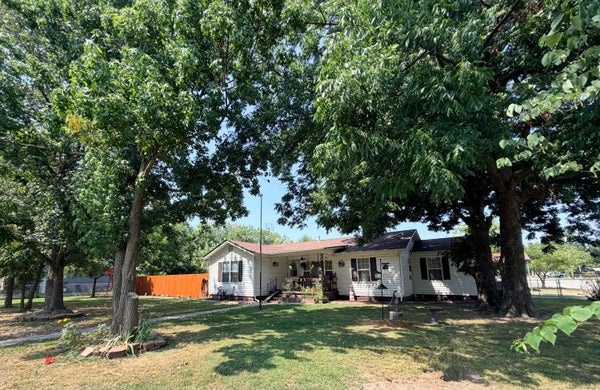 300 MCBEE ST, COMMERCE, OK 74339 - Image 81f8e255cc29e25cfeb42e4dfd2f1d3c/1206581920
