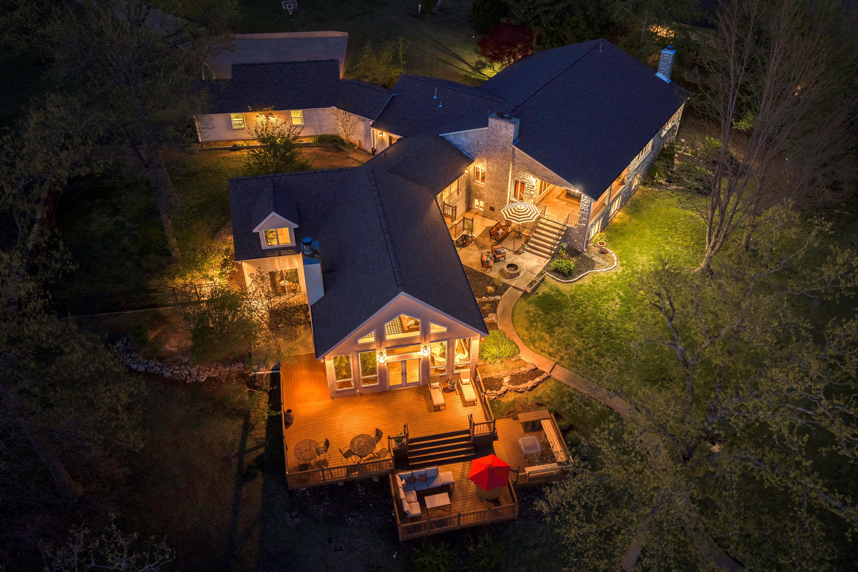 Grove, Oklahoma, 74344, United States, 5 Bedrooms Bedrooms, ,6 BathroomsBathrooms,Residential,Active,2033387