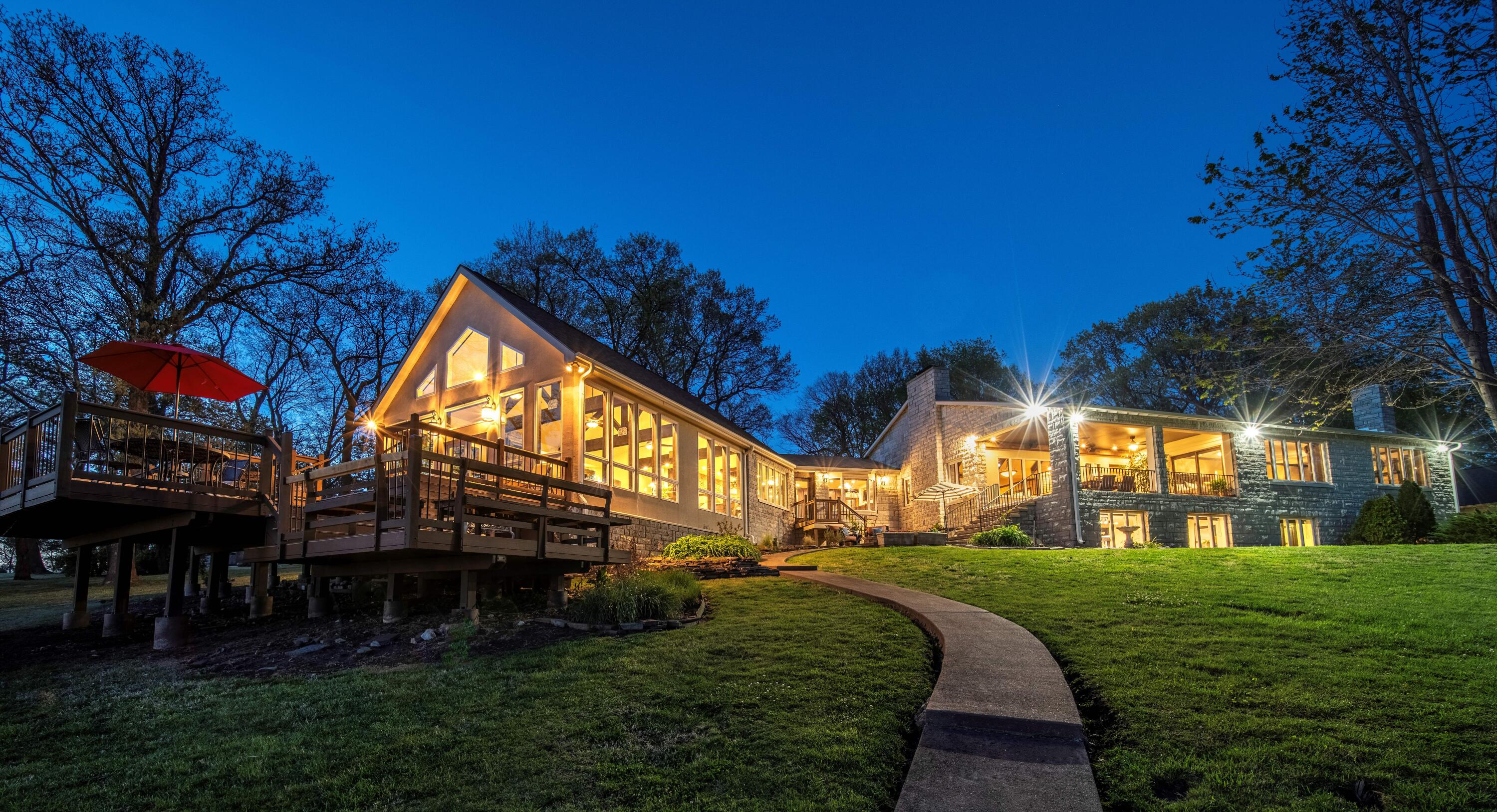 Grove, Oklahoma, 74344, United States, 5 Bedrooms Bedrooms, ,6 BathroomsBathrooms,Residential,Active,2033387