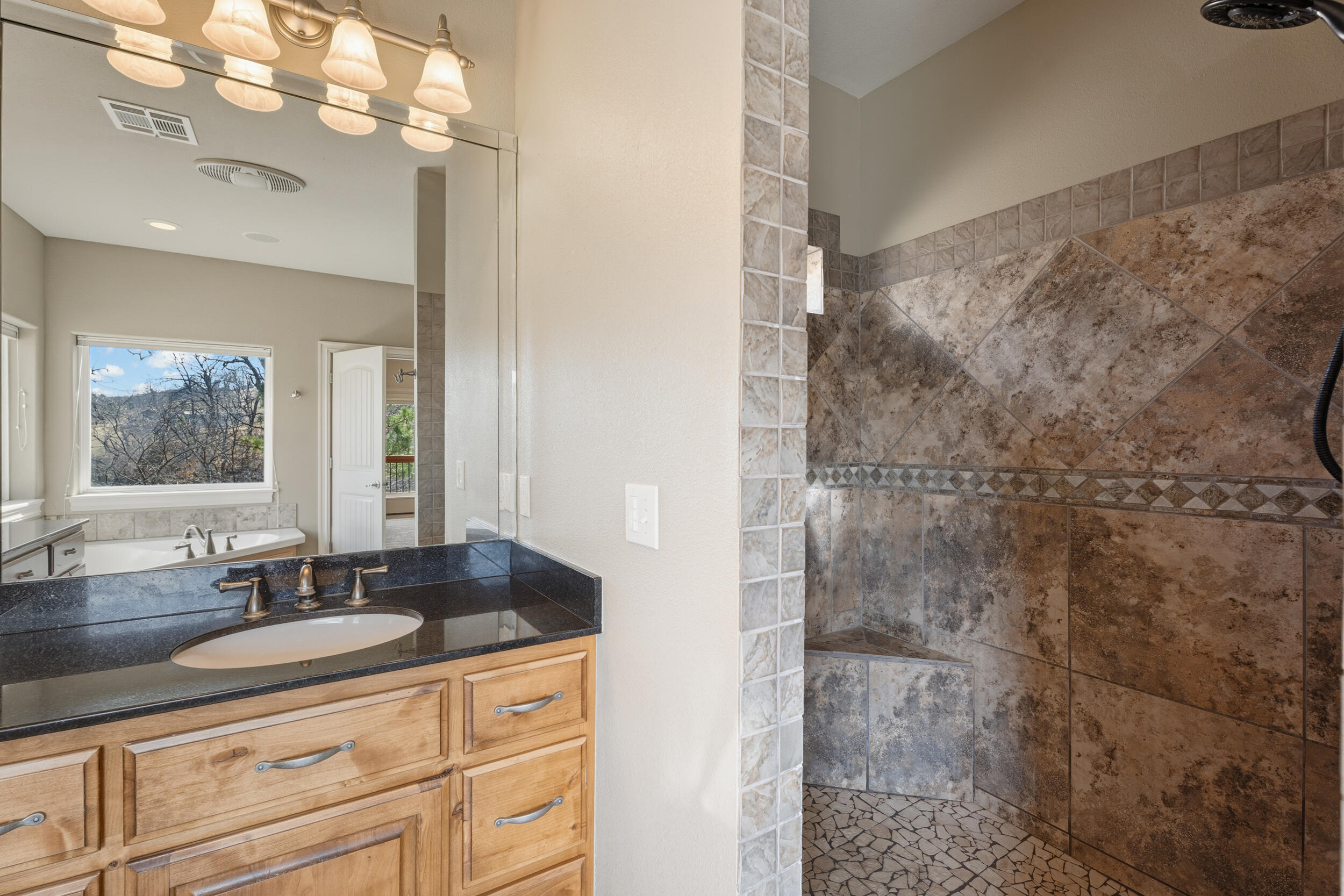 Yakima, Washington, 98908, United States, 5 Bedrooms Bedrooms, ,5 BathroomsBathrooms,Residential,Active,2017520