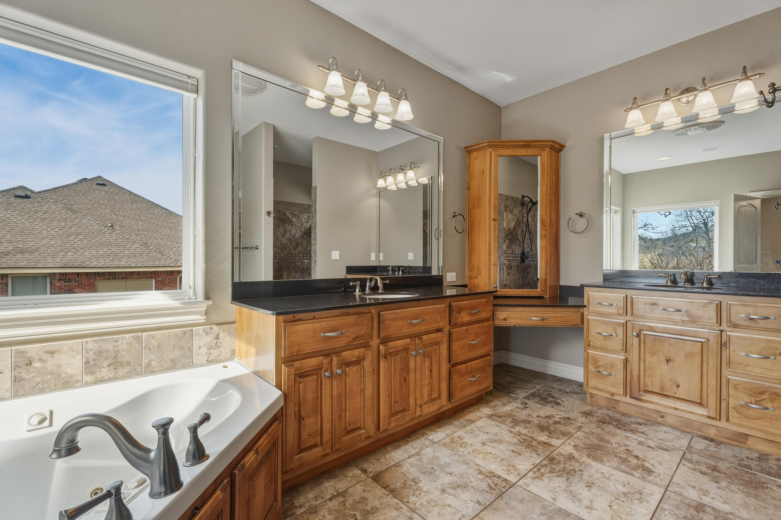 Yakima, Washington, 98908, United States, 5 Bedrooms Bedrooms, ,5 BathroomsBathrooms,Residential,Active,2017520