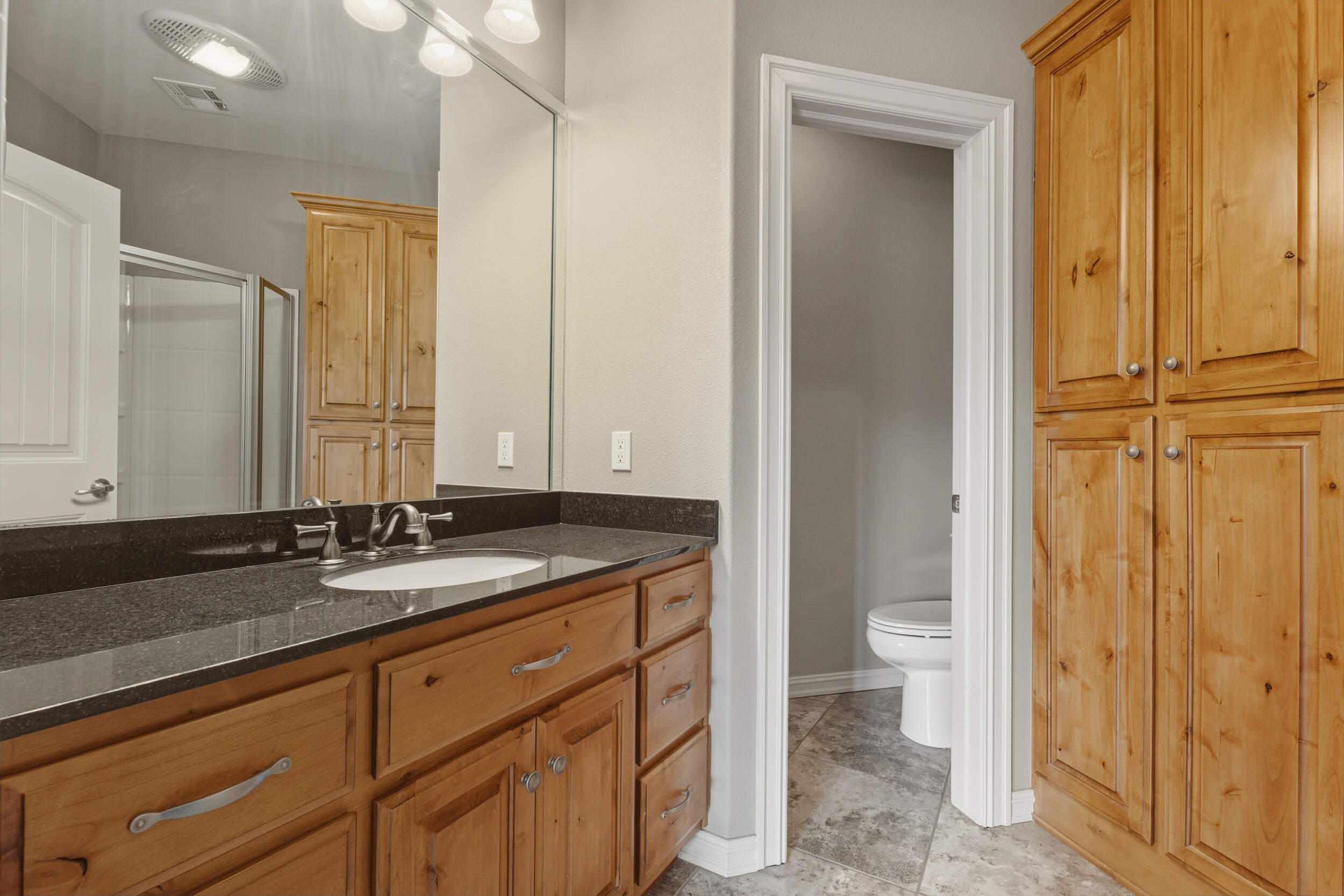 Yakima, Washington, 98908, United States, 5 Bedrooms Bedrooms, ,5 BathroomsBathrooms,Residential,Active,2017520