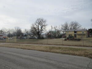 230 B ST SE, MIAMI, OK 74354 - Image f59b4d7801b3cd3a4cf9ed2e43108f7c/526451177