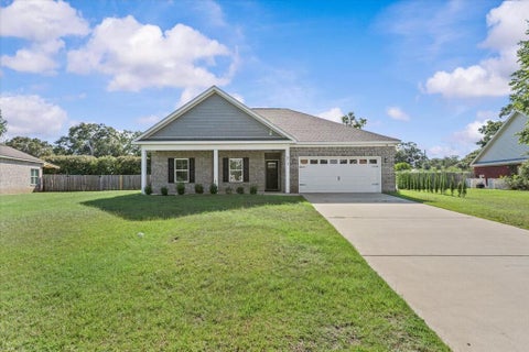 Homes For Sale - 71 June Drive<br/> Midland City, AL 36350