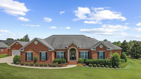 Homes For Sale - 103 Stonegate Dr<br/> Headland, AL 36345