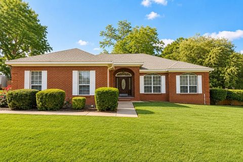 Homes For Sale - 107 Leland Ct<br/> Dothan, AL 36303