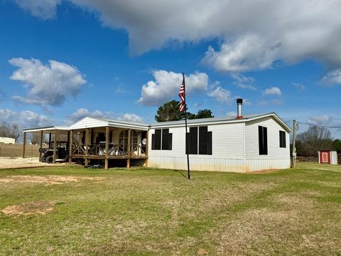 Mobile Home For Sale - 4157 County Road 36<br/> Geneva County, Hartford, AL 36344