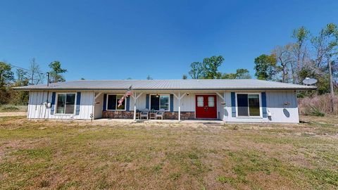 Homes For Sale - 6615 State Line Road<br/> Cottonwood, AL 36320