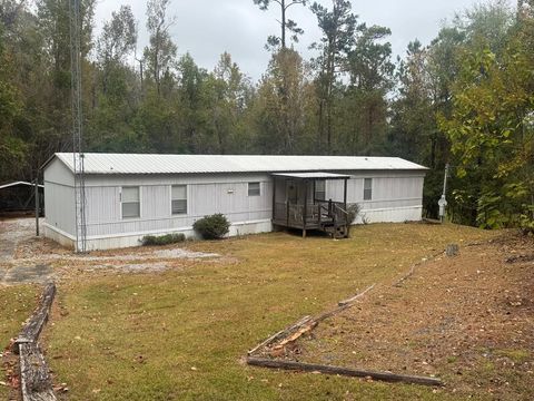 Mobile Home For Sale - 587 Forest Blvd, Blvd<br/> Abbeville, AL 36310