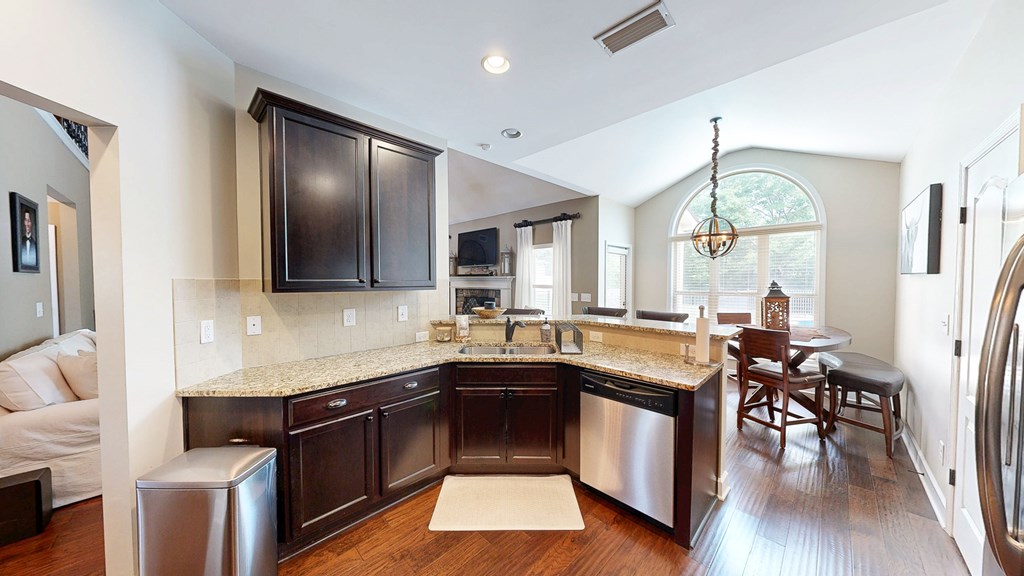 Rehobeth, Alabama 36303, United States, 5 Bedrooms Bedrooms, ,3 BathroomsBathrooms,Residential,Active,120231