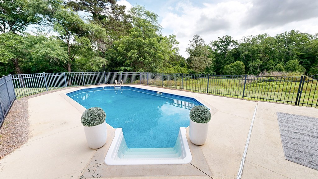 Rehobeth, Alabama 36303, United States, 5 Bedrooms Bedrooms, ,3 BathroomsBathrooms,Residential,Active,120231