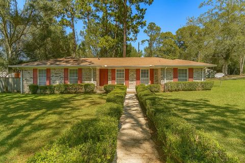 Homes For Sale - 1437 E Selma Street<br/> Houston County, Dothan, AL 36301