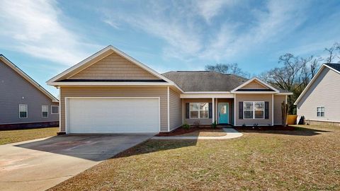 Homes For Sale - 110 Willow Way<br/> Headland, AL 36345