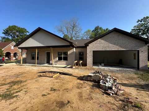 Homes For Sale - 2535 Ashford Road<br/> Ashford, AL 36312