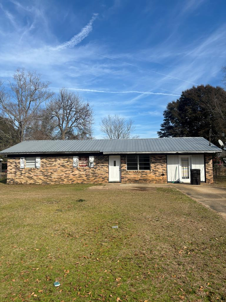 133 Tice St, Midland City, Alabama image 1