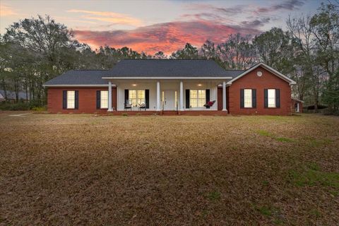 Homes For Sale - 205 Osteen Drive<br/> Ozark, AL 36360