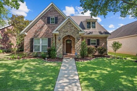 Homes For Sale - 206 Kelso Ln<br/> Dothan, AL 36305