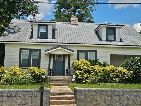 Homes For Sale - 373 373 E College St<br/> Ozark, AL 36360