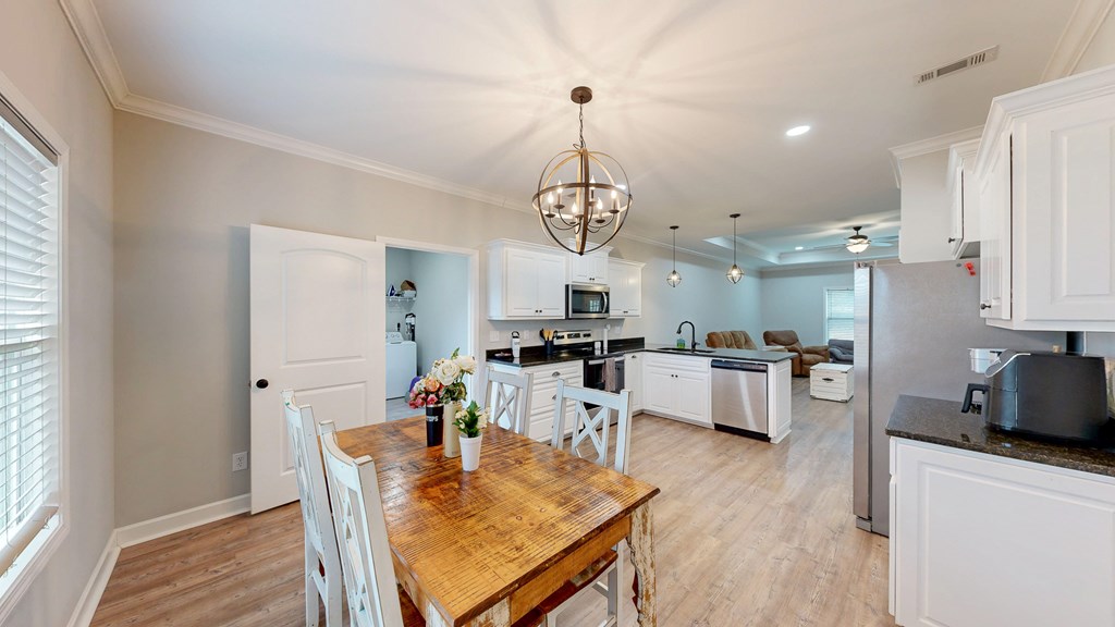 Dothan, Alabama 36305, United States, 3 Bedrooms Bedrooms, ,2 BathroomsBathrooms,Residential,Active,248287