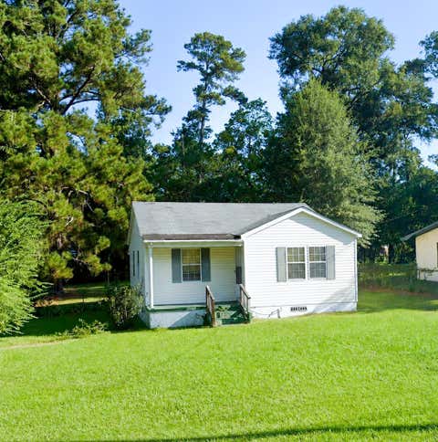 Homes For Sale - 401 Pleasant Rd<br/> Dothan, AL 36301