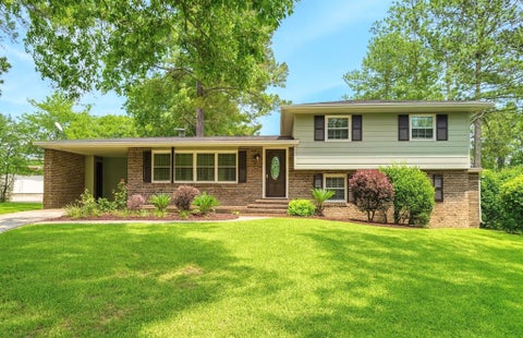 Homes For Sale - 2203 Stonebridge Rd<br/> Dothan, AL 36301