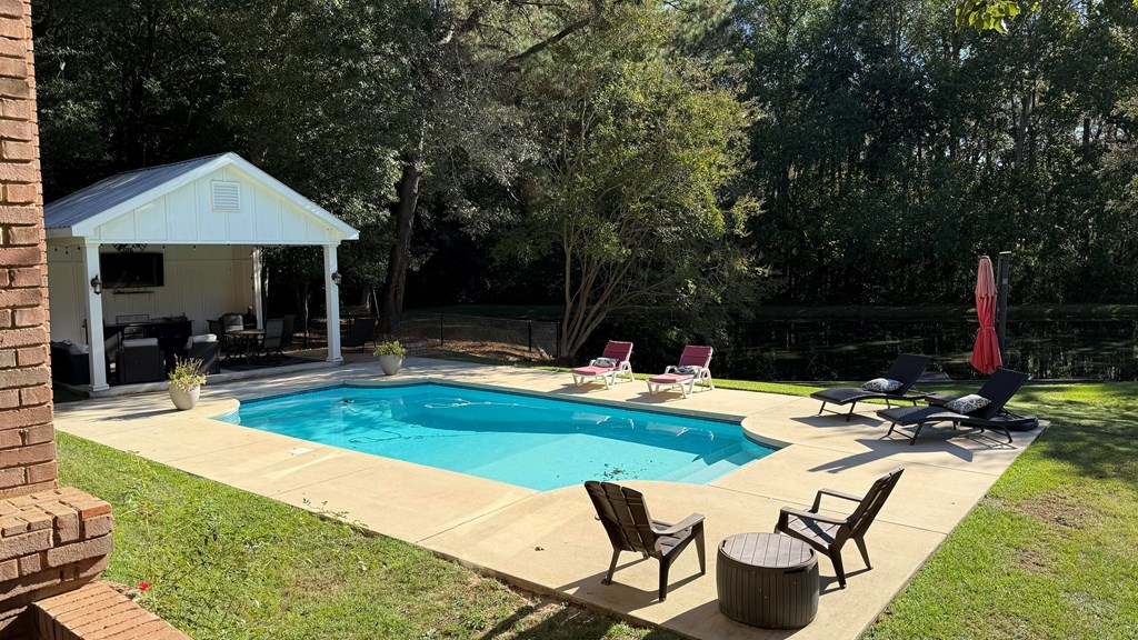 407 Shakespeare Dr, Dothan, Alabama image 4