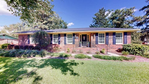 Homes For Sale - 215 Shadowood Drive<br/> Houston County, Dothan, AL 36301