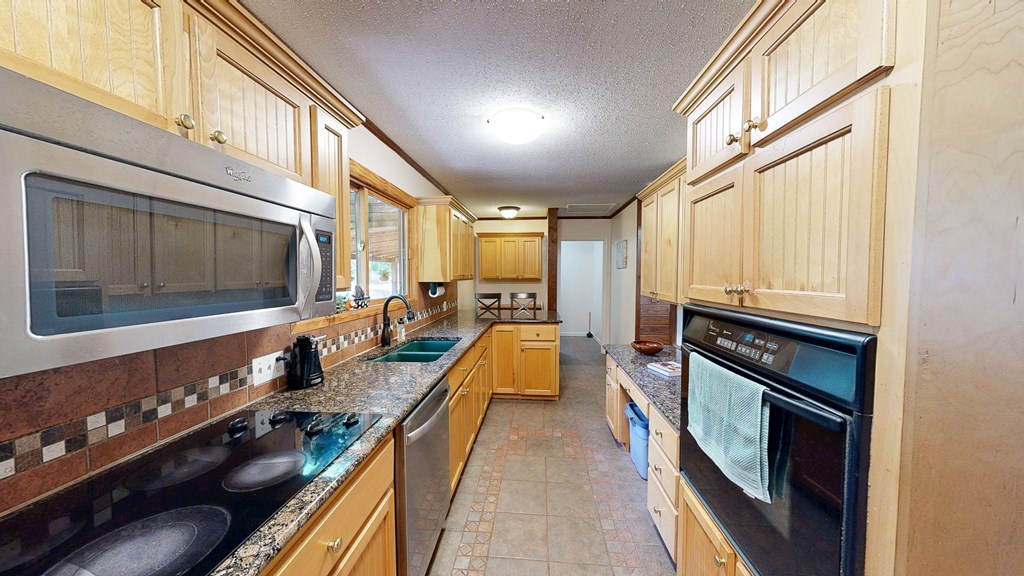 Daleville, Alabama 36322, United States, 2 Bedrooms Bedrooms, ,1 BathroomBathrooms,Residential,Pending,250594