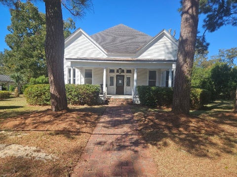 Homes For Sale - 77 E King St<br/> Newton, AL 36352