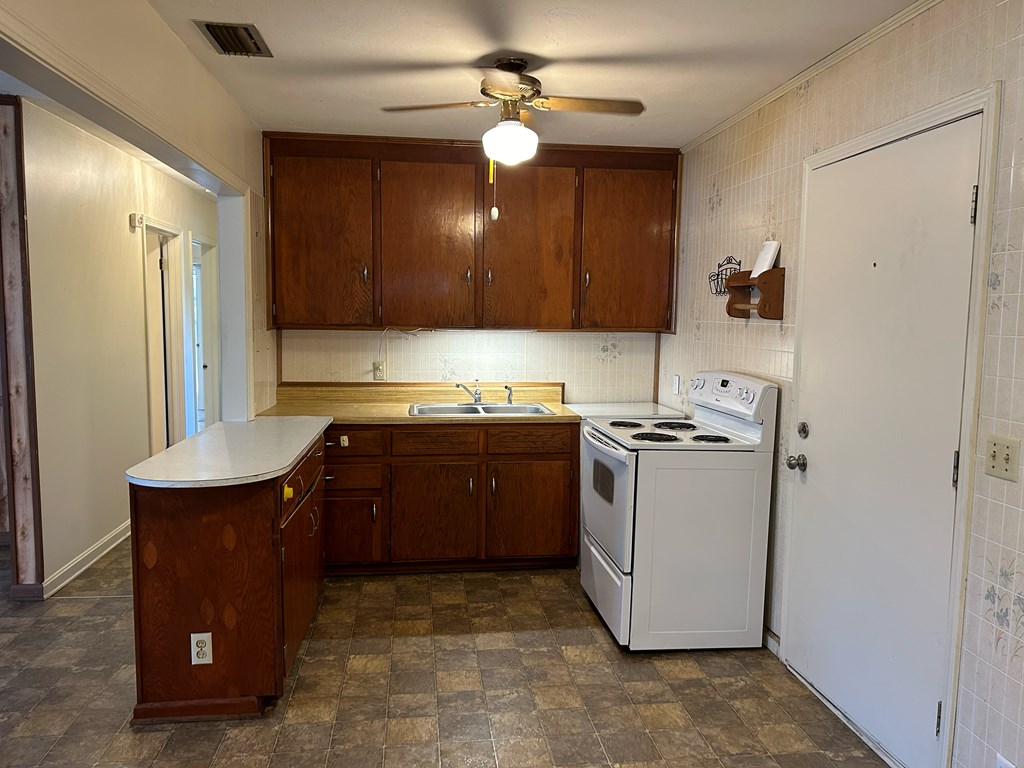 2116 Main St (cty Rd 95), Gordon, Alabama image 10