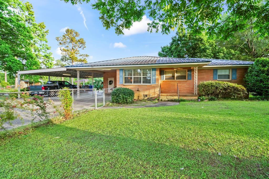 902 Moss Street, Dothan, Alabama image 1