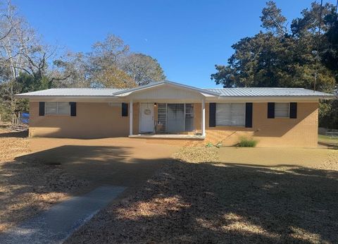 Homes For Sale - 400 Marie<br/> Ashford, AL 36312