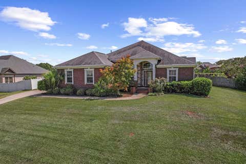 Homes For Sale - 202 Frisco Ln<br/> Enterprise, AL 36330