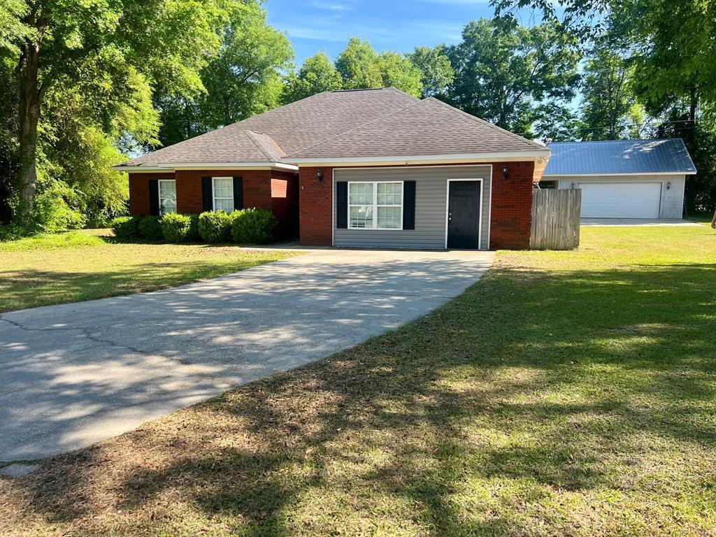 62 Granite Court, Dothan, Alabama image 1