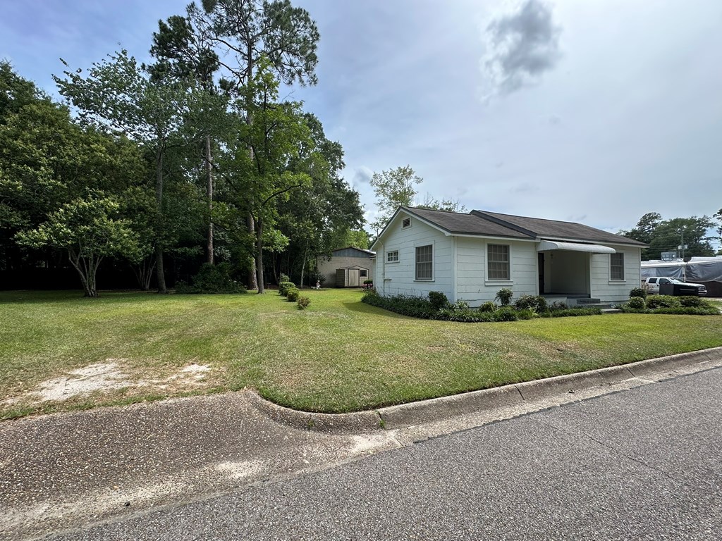 111 Helen Street, Dothan, Alabama image 2