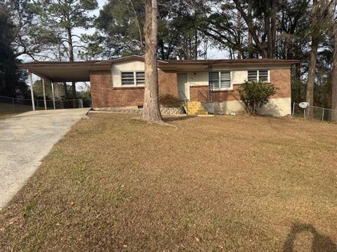 Homes For Sale - 24 Andrews Avenue<br/> Daleville, AL 36322