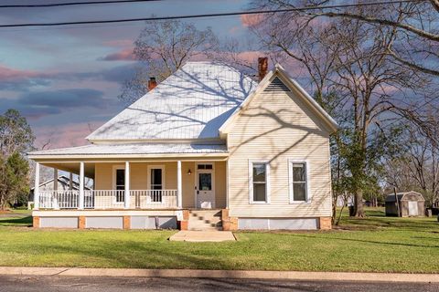 Homes For Sale - 151 Snell Street<br/> Midland City, AL 36350