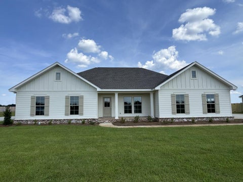 Homes For Sale - 119 Adkinson Road<br/> Newton, AL 36352