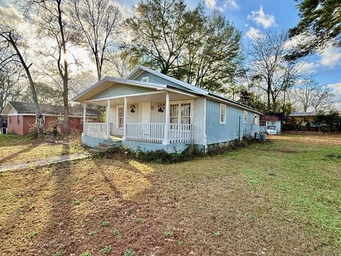 Homes For Sale - 304 Highland Drive<br/> Geneva County, Hartford, AL 36344