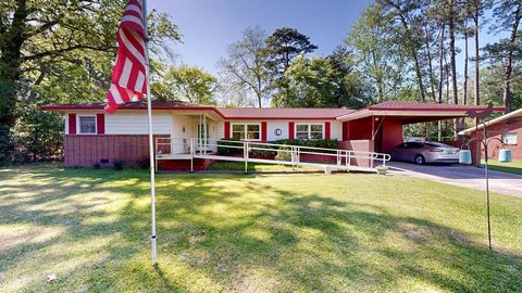 Homes For Sale - 200 Pinecrest Drive<br/> Houston County, Dothan, AL 36301