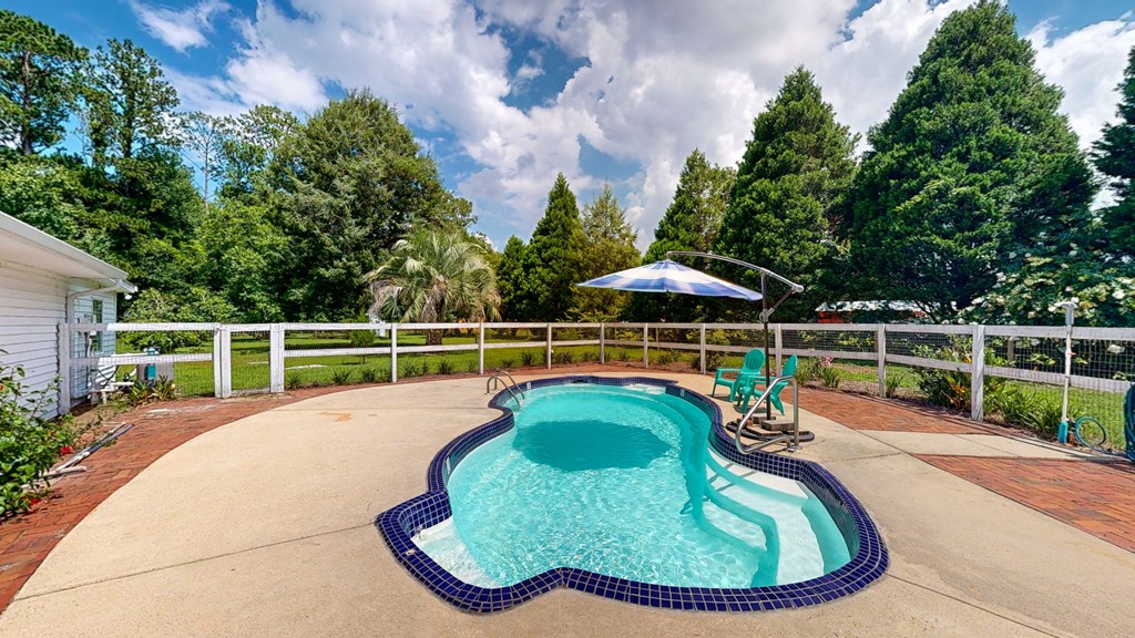 Eufaula, Alabama 36027, United States, 3 Bedrooms Bedrooms, ,3 BathroomsBathrooms,Residential,Active,164296