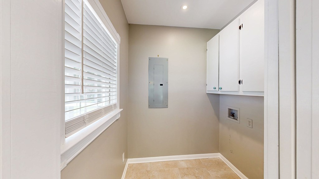 Eufaula, Alabama 36027, United States, 3 Bedrooms Bedrooms, ,3 BathroomsBathrooms,Residential,Active,164296