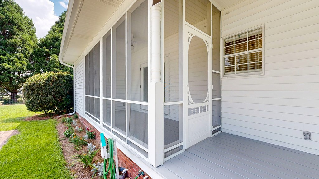 Eufaula, Alabama 36027, United States, 3 Bedrooms Bedrooms, ,3 BathroomsBathrooms,Residential,Active,164296