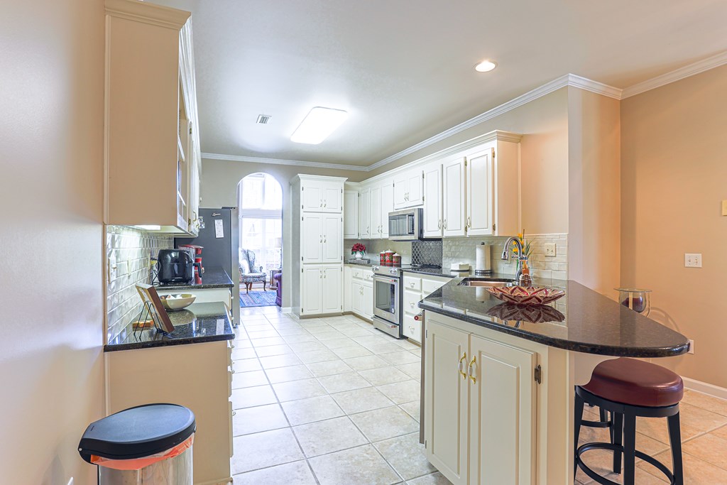 323 Stonegate Dr, Dothan, Alabama image 29