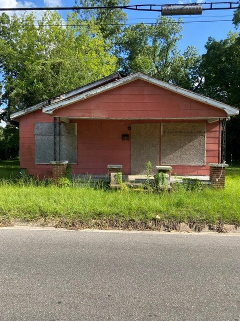 Homes For Sale - 1268 Burdeshaw St<br/> Dothan, AL 36303
