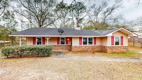 Homes For Sale - 347 Sunny Acres Road<br/> Ozark, AL 36360